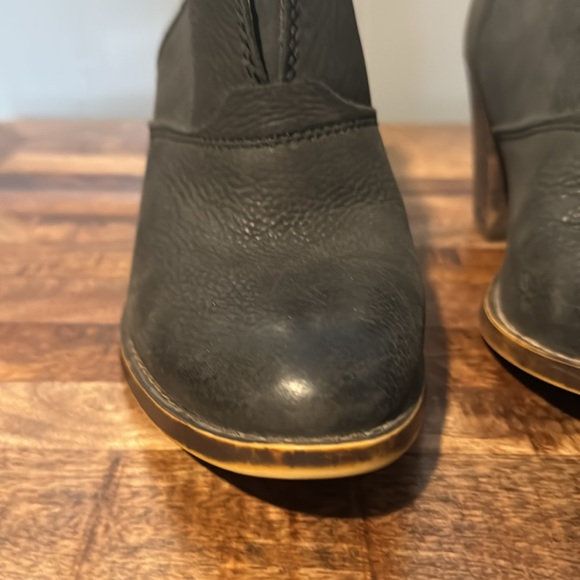 Lucky Brand Heeled Ankle Booties, Black, Leather, Barely Worn, Size 9 - Picture 6 of 11